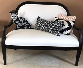 Black & White Settee, Asst Black & White Pillows