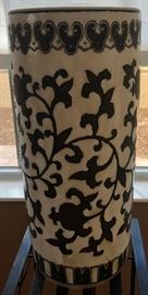 Black & White Pottery