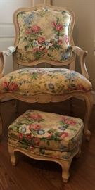 Beautiful Floral Arm Chair w Matching Stool