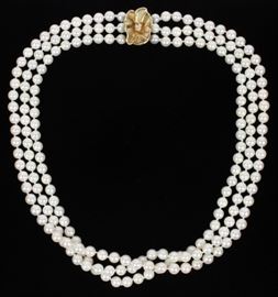 LADY'S TRIPLE STRAND PEARL NECKLACE, L 18"
Lot # 2107 