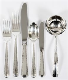 TOWLE 'CANDLELIGHT' STERLING SILVER FLATWARE, 65 PCS.
Lot # 1049 