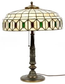AMERICAN LEADED GLASS TABLE LAMP, H 21", DIA 16 1/2"
Lot # 1329 