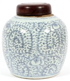 CHINESE PORCELAIN GINGER JAR, 19TH/20TH C., H 8 1/4"
Lot # 1435 