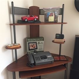 Corner desk