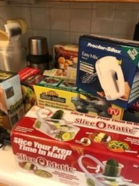 Some Small Appliances. Too Many Household Items to Post