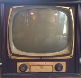 Remember When?  Vintage Majestic  TV