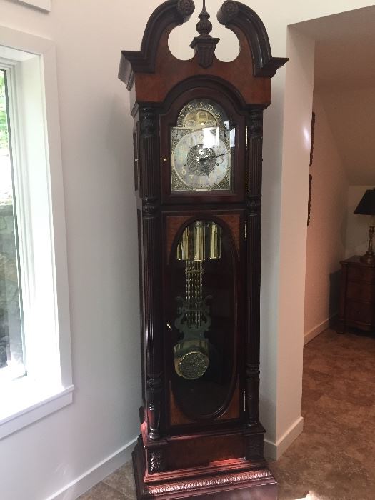 Howard Miller Model #610-874
Presidential Collection