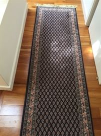 3 matching runners in various sizes