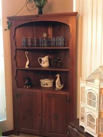 Corner Hutch