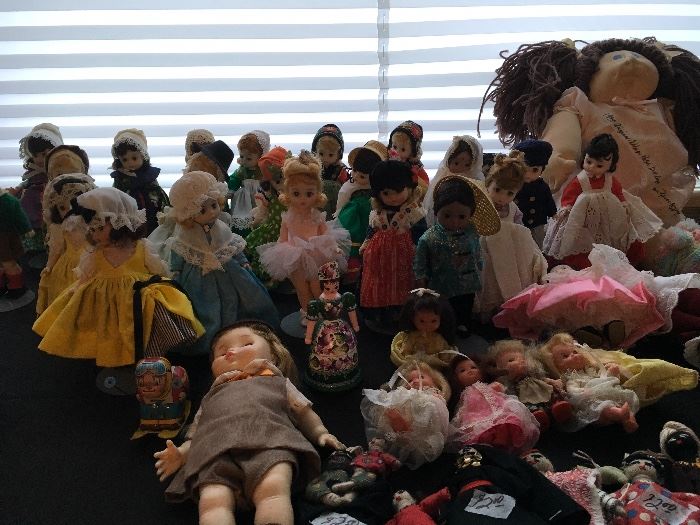 Madame Alexander Dolls, Brownie coll, Mattel Sunshine family dolls
