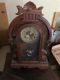 Many Nice old clocks 