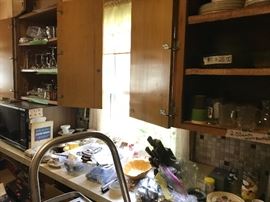  Kitchen is packed full lots of great vantage 