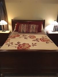 Queen Size sleigh bed from Liberty Furniture 