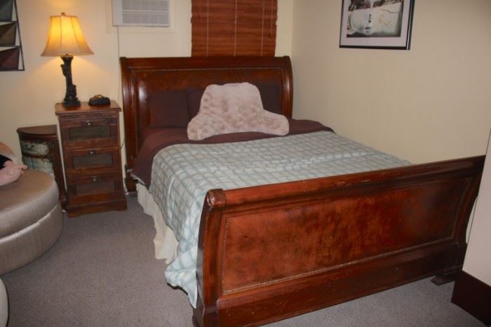 Sleigh Bed and Nightstand with Lamp