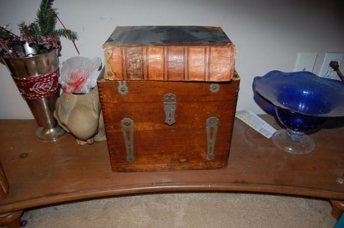 Unusual Victorian Collar Box