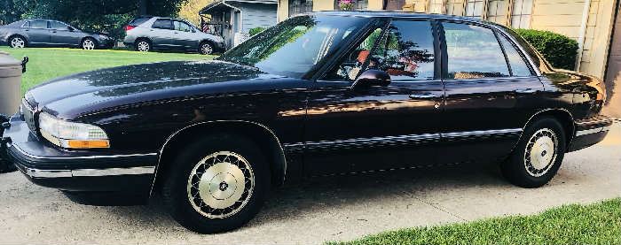 1995 Buick LeSabre, 89,000 miles, very good condition.