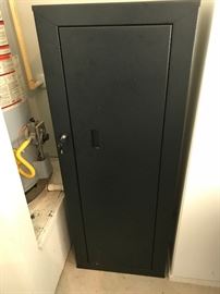 Gun Safe with keys