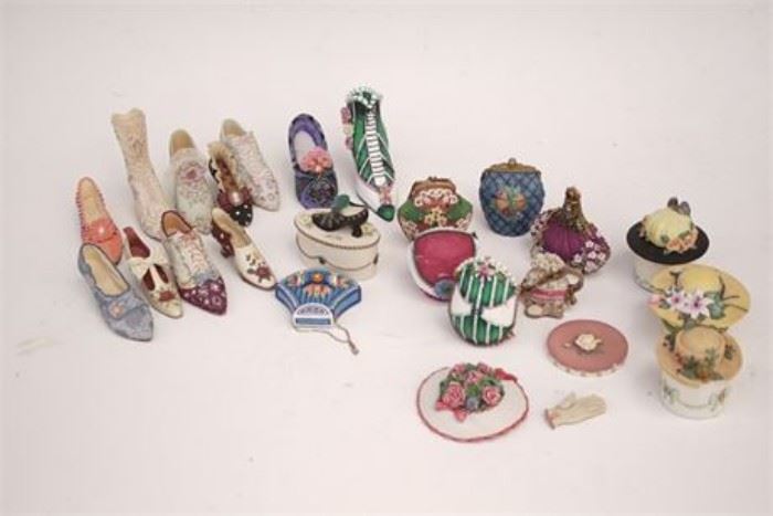 Miscellaneous Lot 25 Collectible Miniature Ladies Hats and Shoes