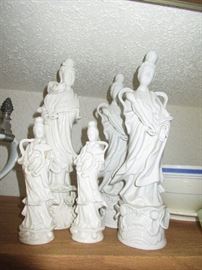 Many Asian antiques in the house