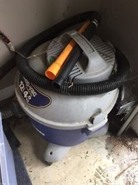 shop vacuum 