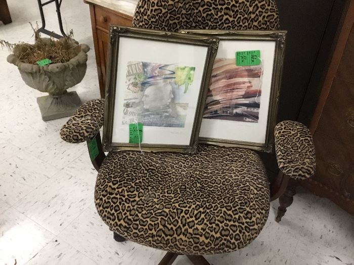Great desk chair and pictures
