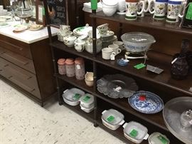 Set of dishes, cups, white dish set