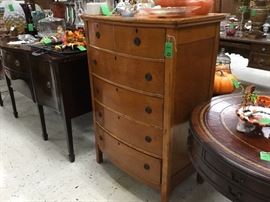 Vintage chest - missing the mirror but does have the wheels 