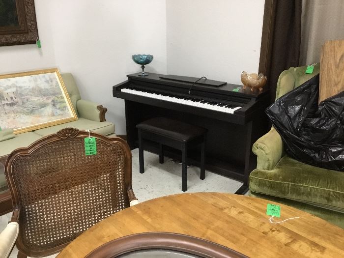 Small,piano - easy to move