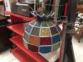 Love this hanging lamp!