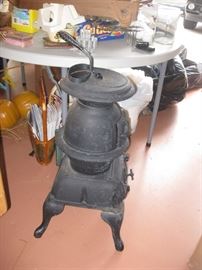 Cast iron pot belly stove