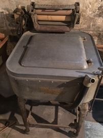 Maytag Ringer Wash Machine.  This Baby is Cool,  But It's a Beast.