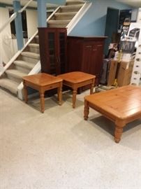 Coffee tables and end tables 