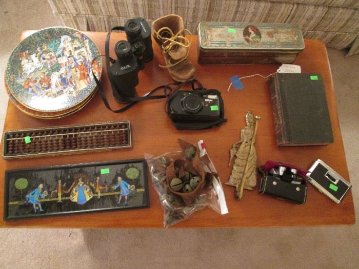 Vintage Treasures Table