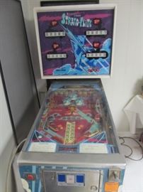 Williams Strato Flite pinball machine- not sure it works.  Can't get it to power on.
