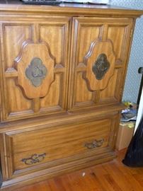 1060's Chest of Drawers 