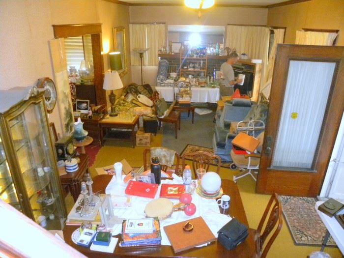Rooms Full of Antiques & Collectibles