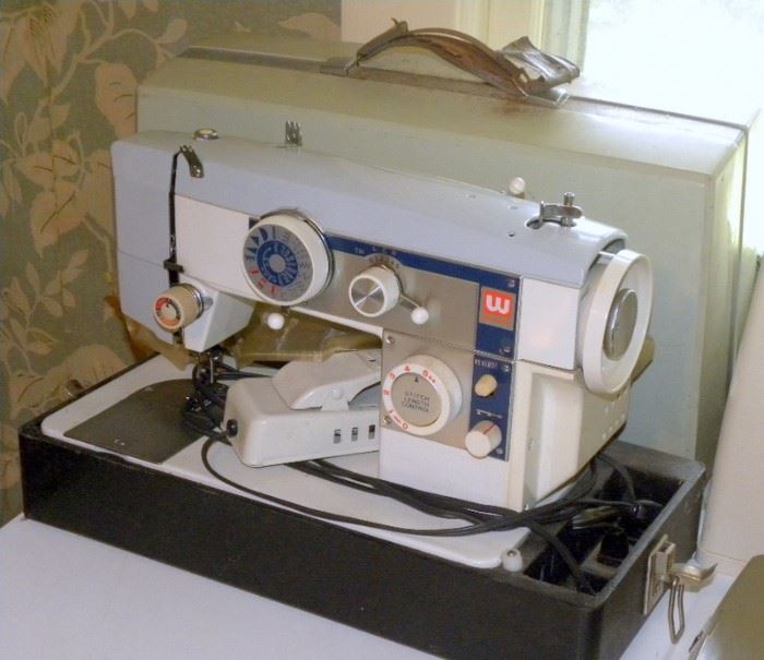 Vintage White Sewing Machine - Working