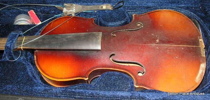 Showing condition of Violin