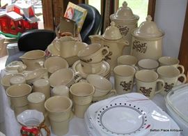 Pfaltzgraf pottery dinnerware