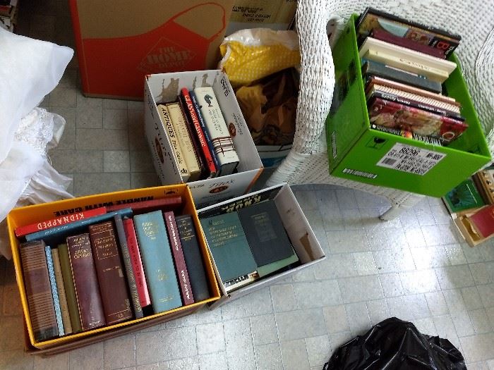 100's of Vintage and Antique Books
