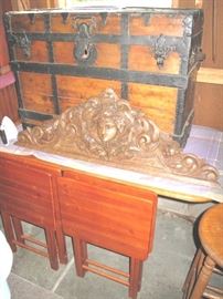 Nice metal trimmed trunk. Set of four modern tv trays.