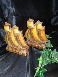 Ship bookends