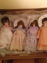 Vintage  set of 4 dolls 