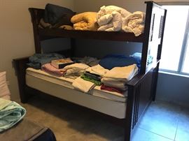 Twin/full bunk beds
