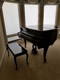 Black Lacquer Baby Grand Piano in Excellent Condition