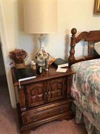 THOMASVILLE NIGHT STAND