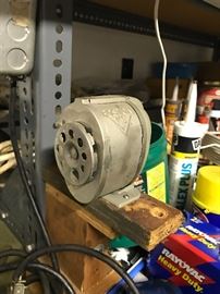 VINTAGE METAL SCHOOL PEMCIL SHARPENER