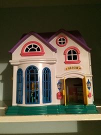 Small doll house (portable) 