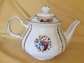 Sadler tea pot