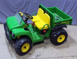 Peg Perego John Deere Gator 4x4 HPX Child's Ride-On Toy, 12-Volt, 2-Speeds Plus Reverse, Includes Charger, Works